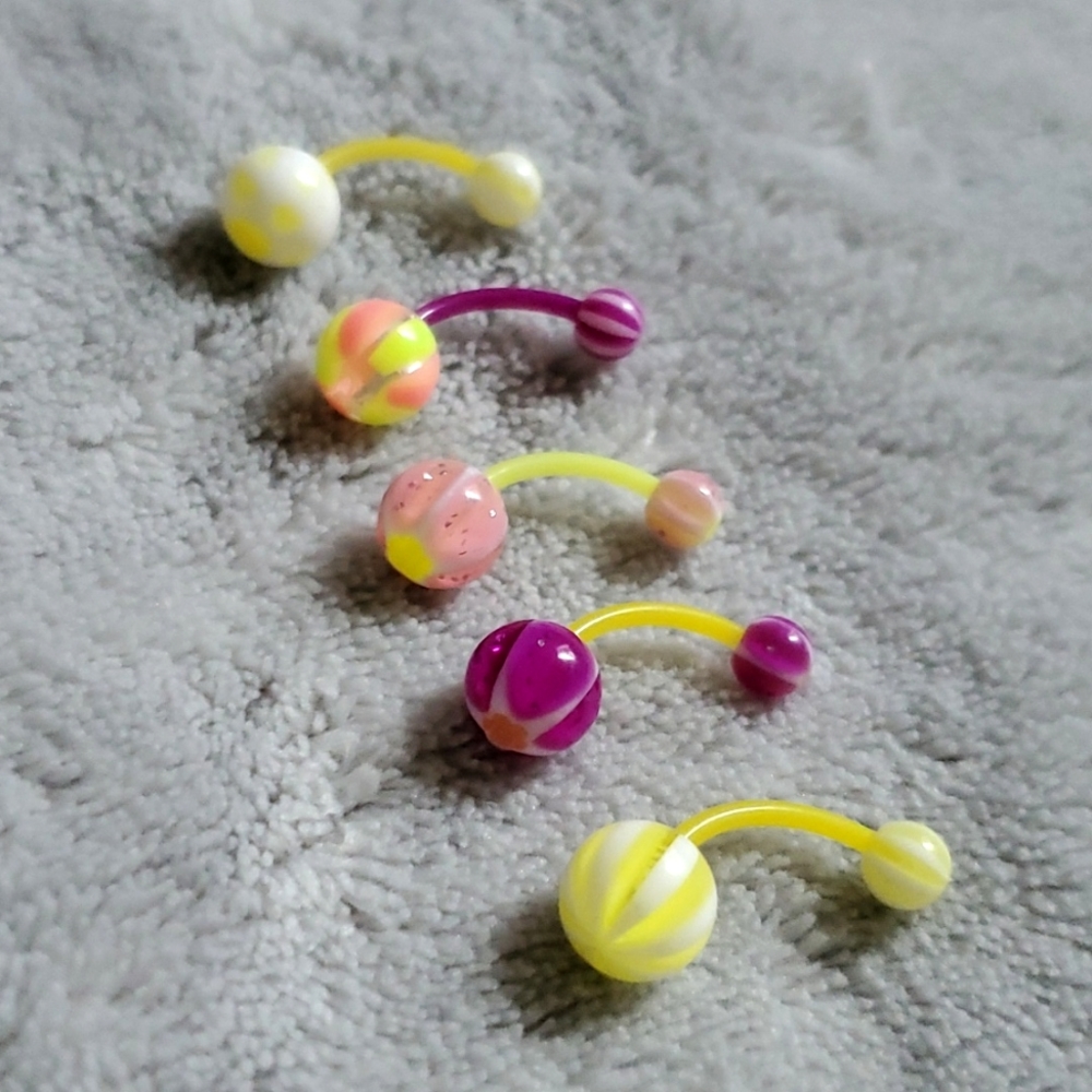 Set of 5 new hypoallergenic neon yellow and purple belly rings